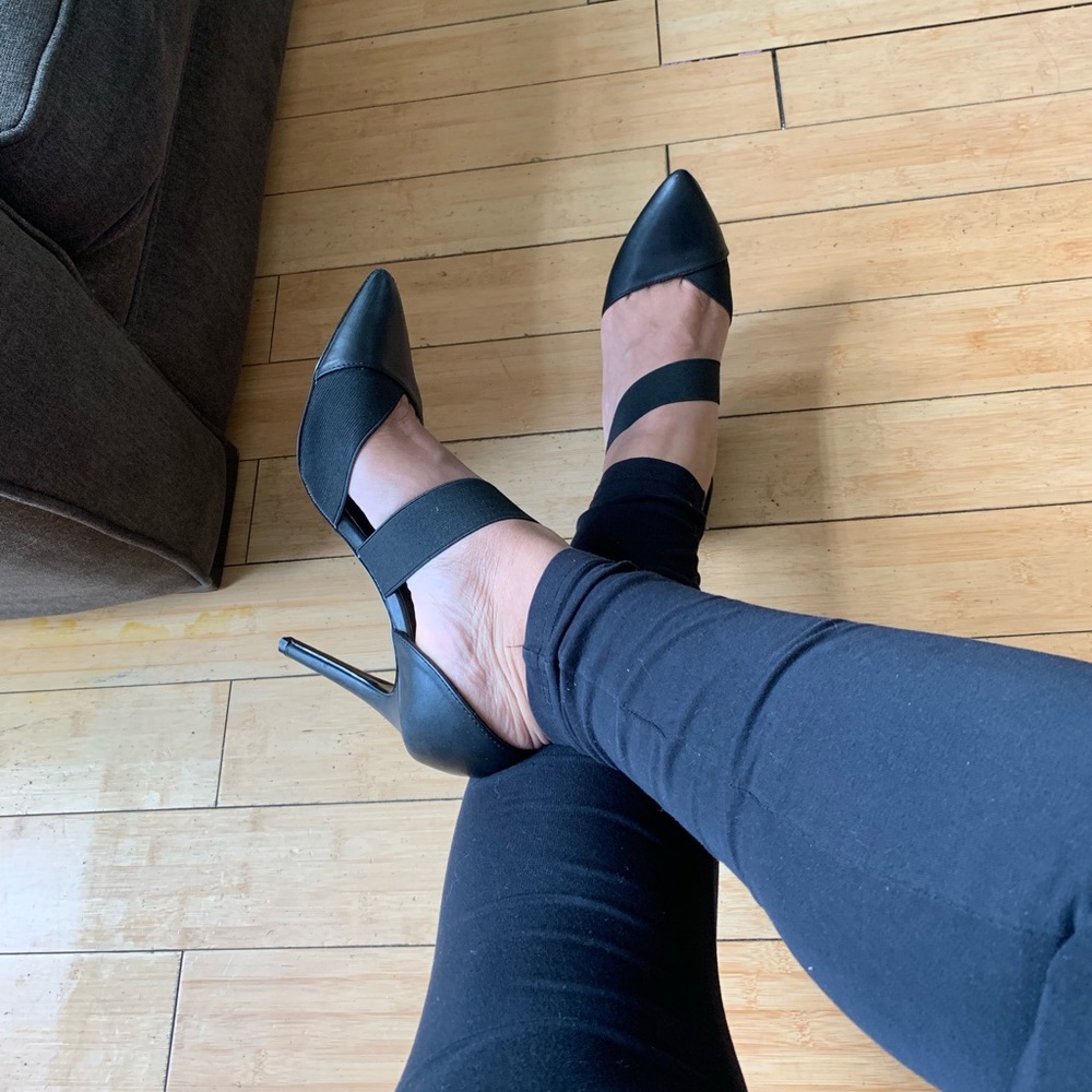 Black call it spring pumps